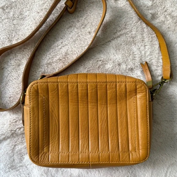 NWT Madewell The Transport Leather Camera Bag: Bubble Pleat Edition - Picture 10 of 12